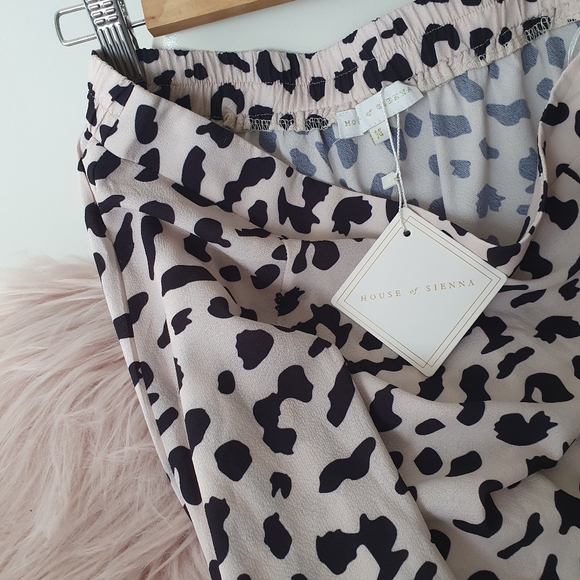 Leopard print, House of Sienna skirt, Size 14. - Picture 5 of 5
